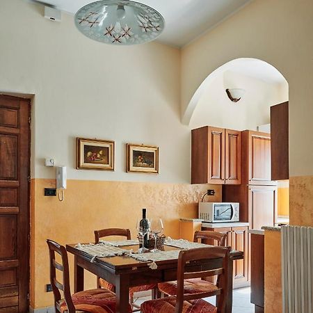 Terrazza Di Alfieri - Alloggio Con Terrazza Privata Nel Centro Di 아스티 외부 사진