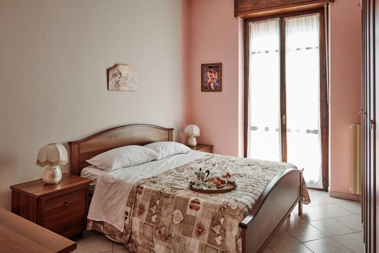 Terrazza Di Alfieri - Alloggio Con Terrazza Privata Nel Centro Di 아스티 외부 사진